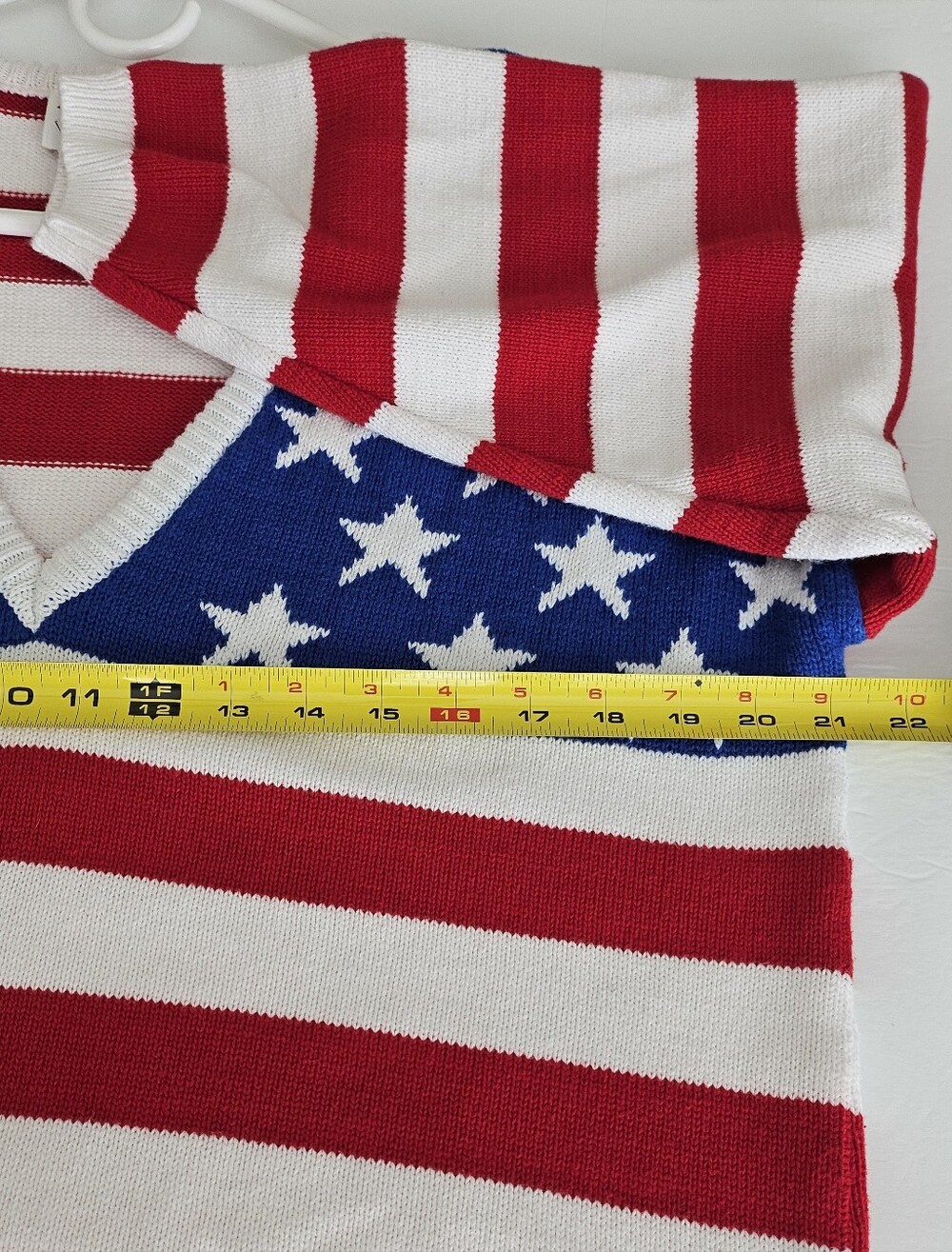Beverly Hills LG American Flag Sweater V-Neck 3/4 Sleeves USA Patriotic - Picture 7 of 8